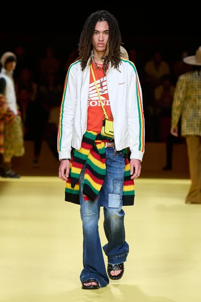 Look 14